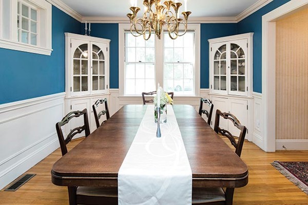 31 Nehoiden Road Newton, MA 02468 - Photo 4 of 11