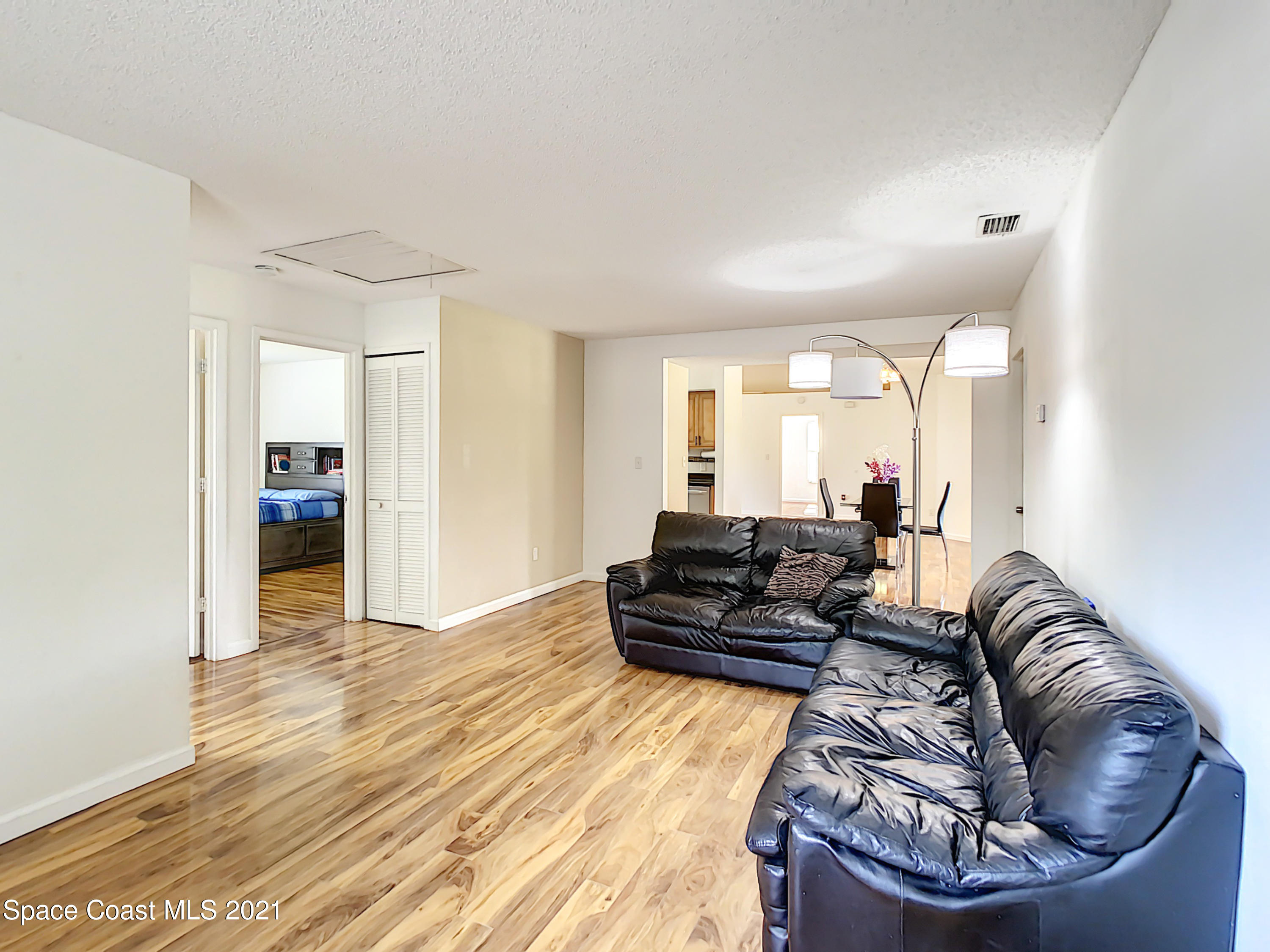 634 Waycross Road Southwest Palm Bay, FL 32908 - Photo 11 of 27 634 Waycross Road SW-30