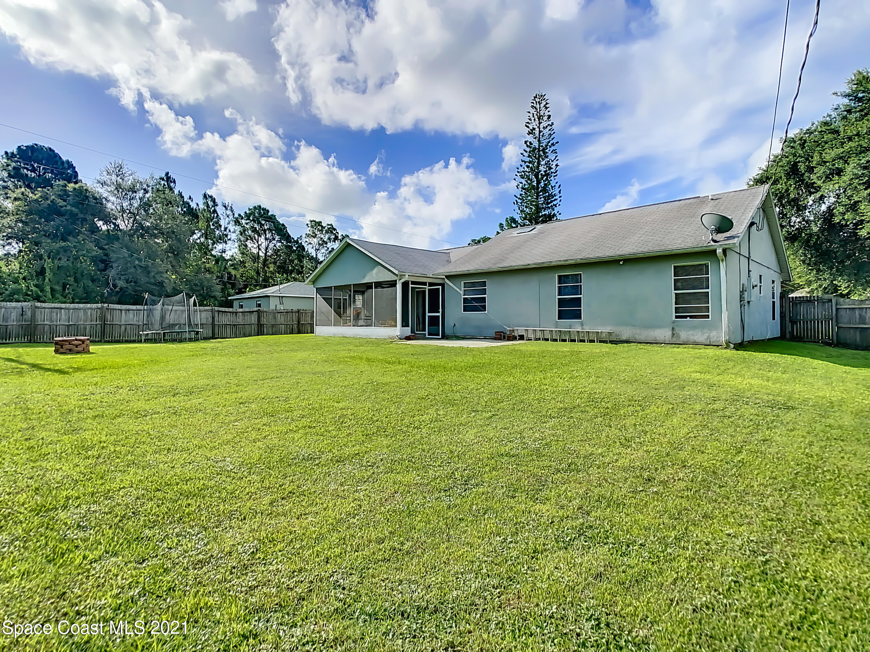 634 Waycross Road Southwest Palm Bay, FL 32908 - Photo 25 of 27 634 Waycross Road SW-34