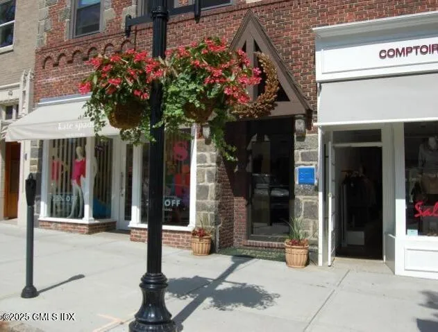 $2,200 | 271 Greenwich Avenue, Unit 2C, Greenwich, CT 06830