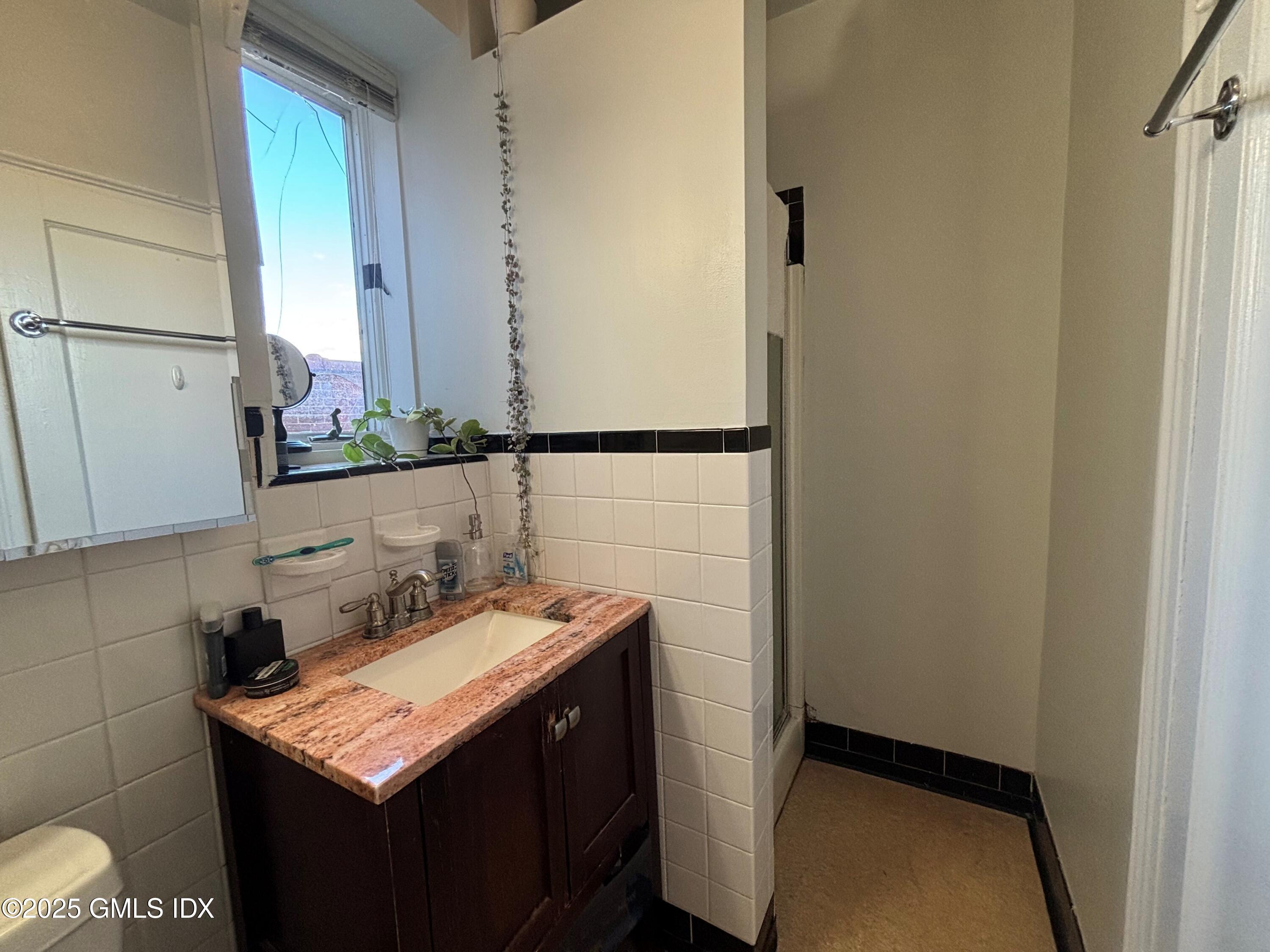 271 Greenwich Avenue, Unit 2C Greenwich, CT 06830 - Photo 17 of 18 Bathroom