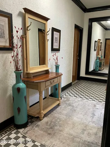 $2,200 | 271 Greenwich Avenue, Unit 2C, Greenwich, CT 06830