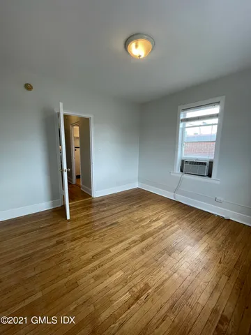 $2,200 | 271 Greenwich Avenue, Unit 2C, Greenwich, CT 06830