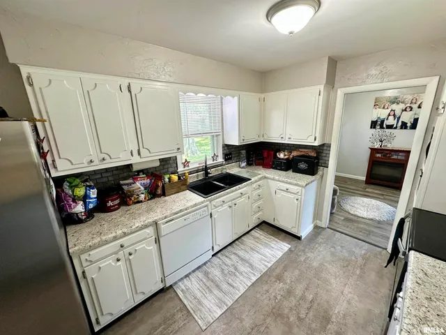 $218,000 | 3 Ivywood Drive, Jacksonville, IL 62650