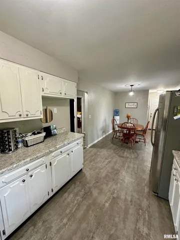 $218,000 | 3 Ivywood Drive, Jacksonville, IL 62650