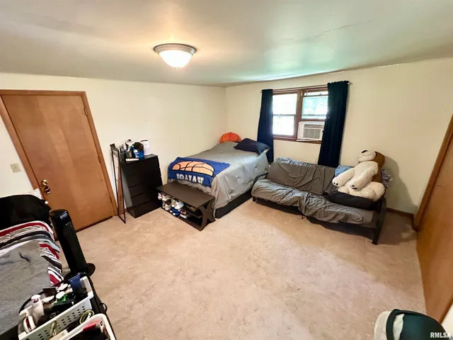 $218,000 | 3 Ivywood Drive, Jacksonville, IL 62650