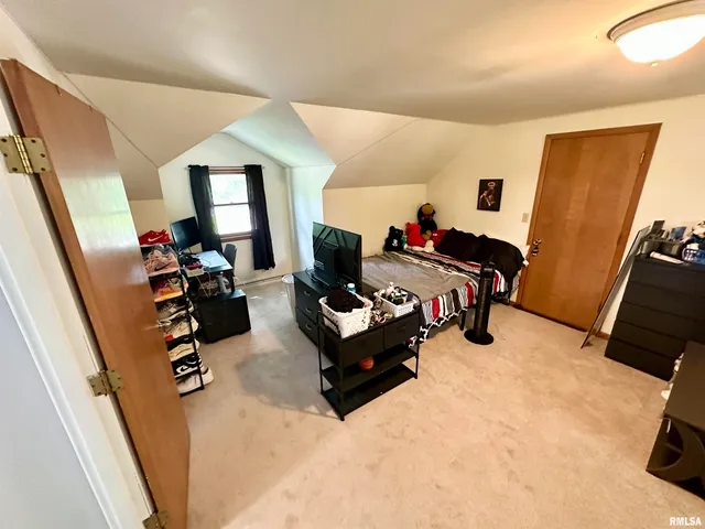 $218,000 | 3 Ivywood Drive, Jacksonville, IL 62650