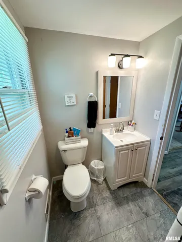 $218,000 | 3 Ivywood Drive, Jacksonville, IL 62650