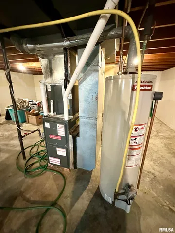 $218,000 | 3 Ivywood Drive, Jacksonville, IL 62650