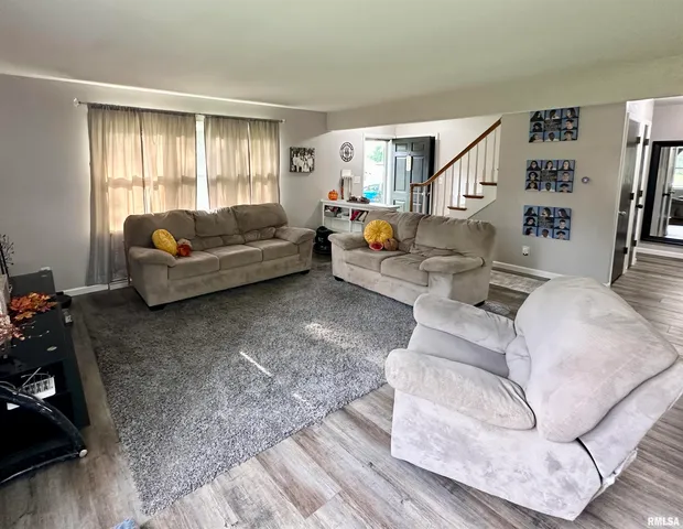 $218,000 | 3 Ivywood Drive, Jacksonville, IL 62650