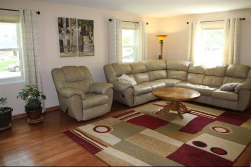 244 Timber Hill Road Buffalo Grove, IL 60089 - Photo 4 of 12