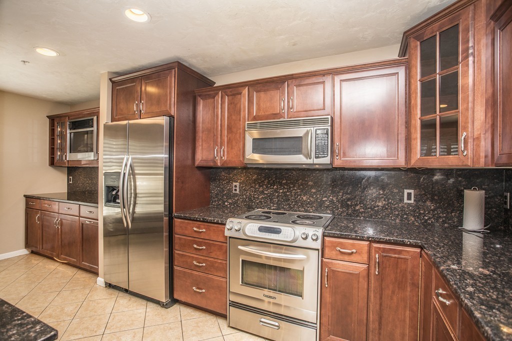 104 Meadow Lane, Unit 104 Randolph, MA 02368 - Photo 3 of 27 Gallery Image 3
