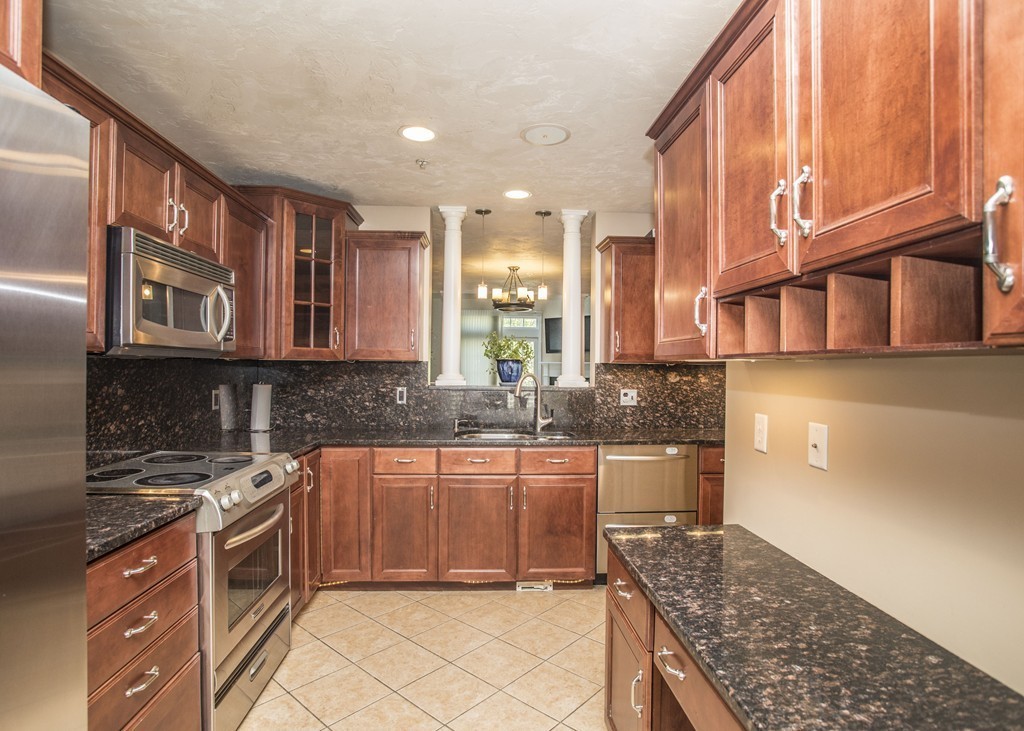 104 Meadow Lane, Unit 104 Randolph, MA 02368 - Photo 4 of 27 Gallery Image 4