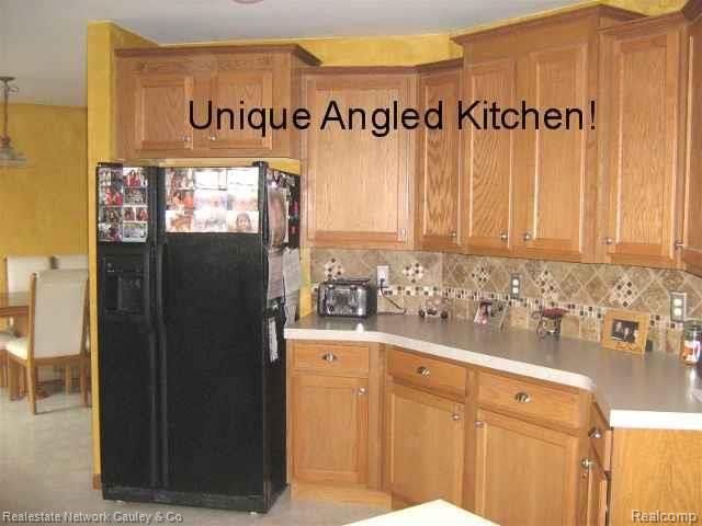 56100 Scheuer Road New Baltimore, MI 48051 - Photo 8 of 19 Angled Kithen