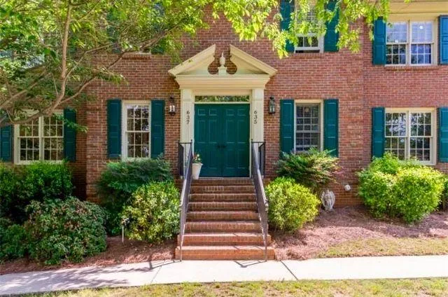 $2,300 | 637 Corbin Lake Court, Sandy Springs, GA 30350
