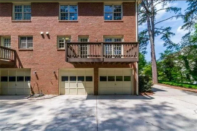 $2,300 | 637 Corbin Lake Court, Sandy Springs, GA 30350