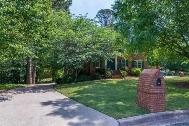 $2,300 | 637 Corbin Lake Court, Sandy Springs, GA 30350