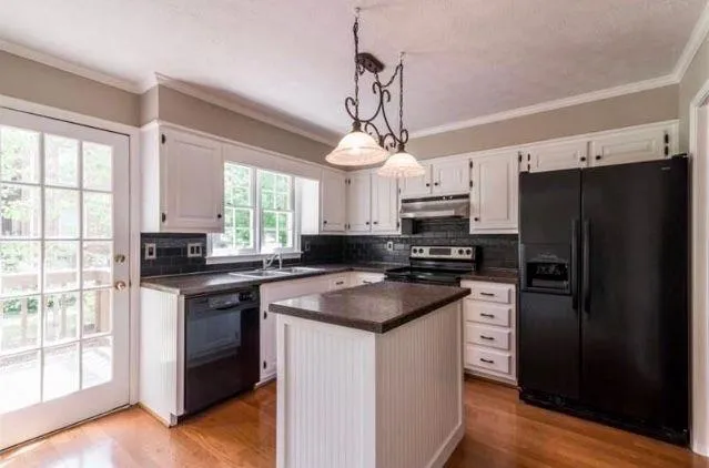 $2,300 | 637 Corbin Lake Court, Sandy Springs, GA 30350