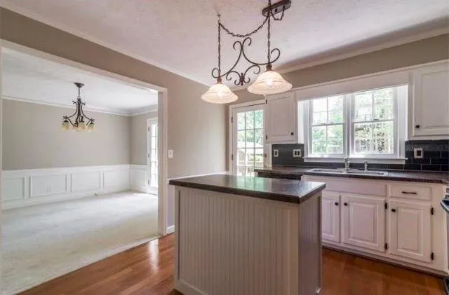 $2,300 | 637 Corbin Lake Court, Sandy Springs, GA 30350