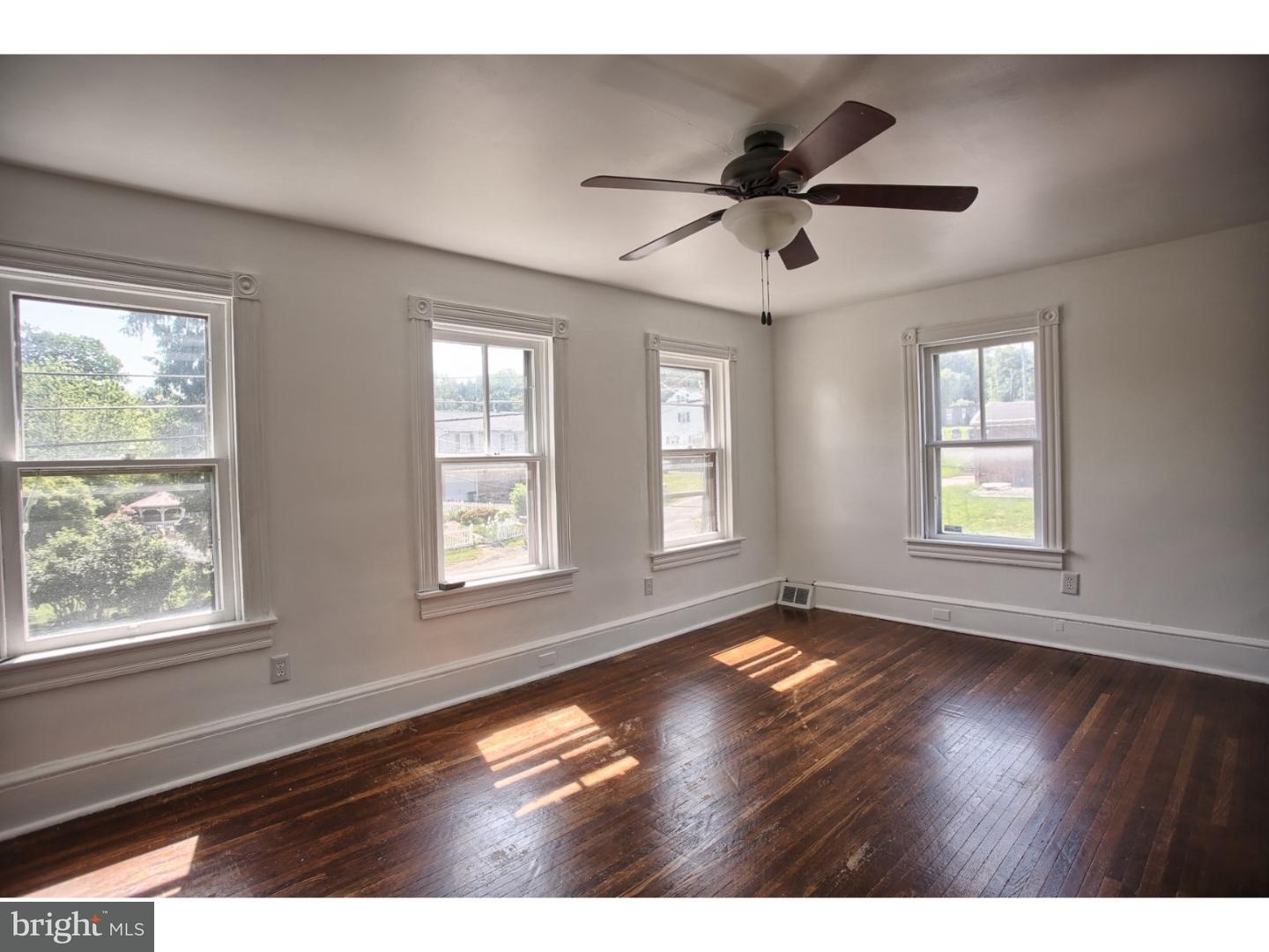 721 Mountain View Road Reading, PA 19607 - Photo 14 of 24