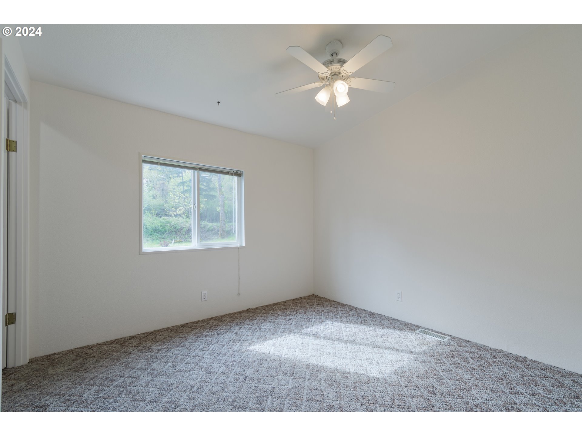 7976 South A Street Springfield, OR 97478 - Photo 16 of 24 Gallery Image 16