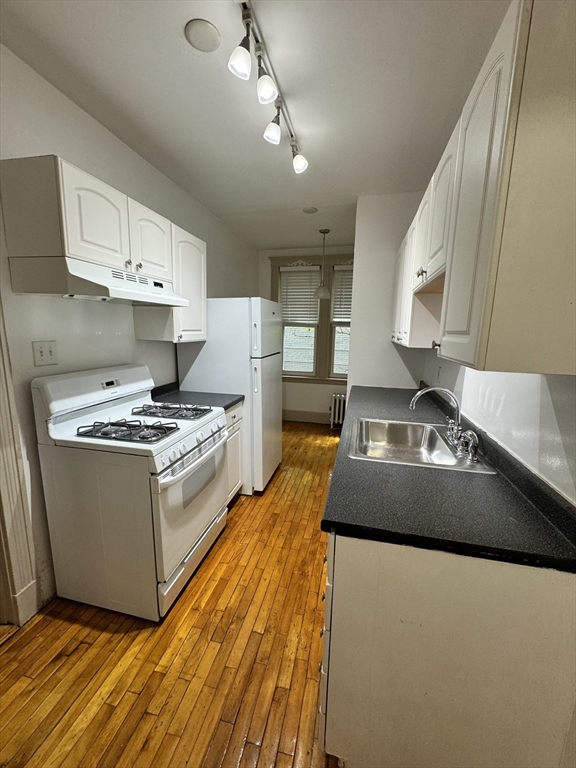 24 Sidlaw Road, Unit 8 Boston, MA 02135 - Photo 7 of 21