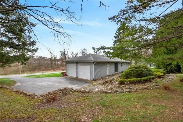 $200,000 | 1461 Lynnwood Drive, Hermitage, PA 16148
