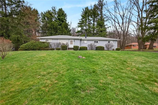 $200,000 | 1461 Lynnwood Drive, Hermitage, PA 16148