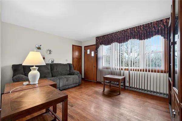 $200,000 | 1461 Lynnwood Drive, Hermitage, PA 16148