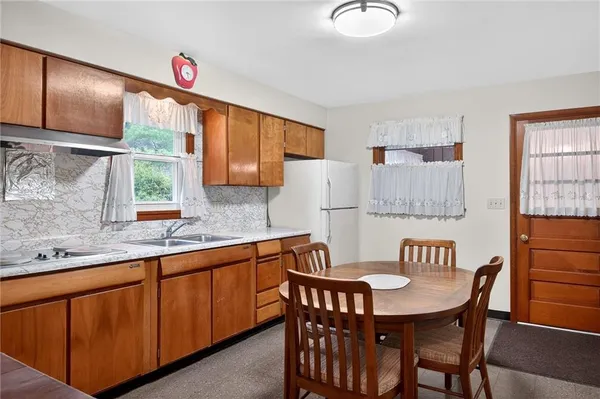 $200,000 | 1461 Lynnwood Drive, Hermitage, PA 16148