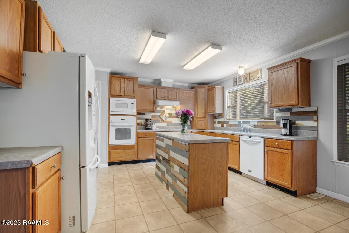 2801 Snapper Road New Iberia, LA 70560 - Photo 8 of 27 2801 Snapper Rd-5