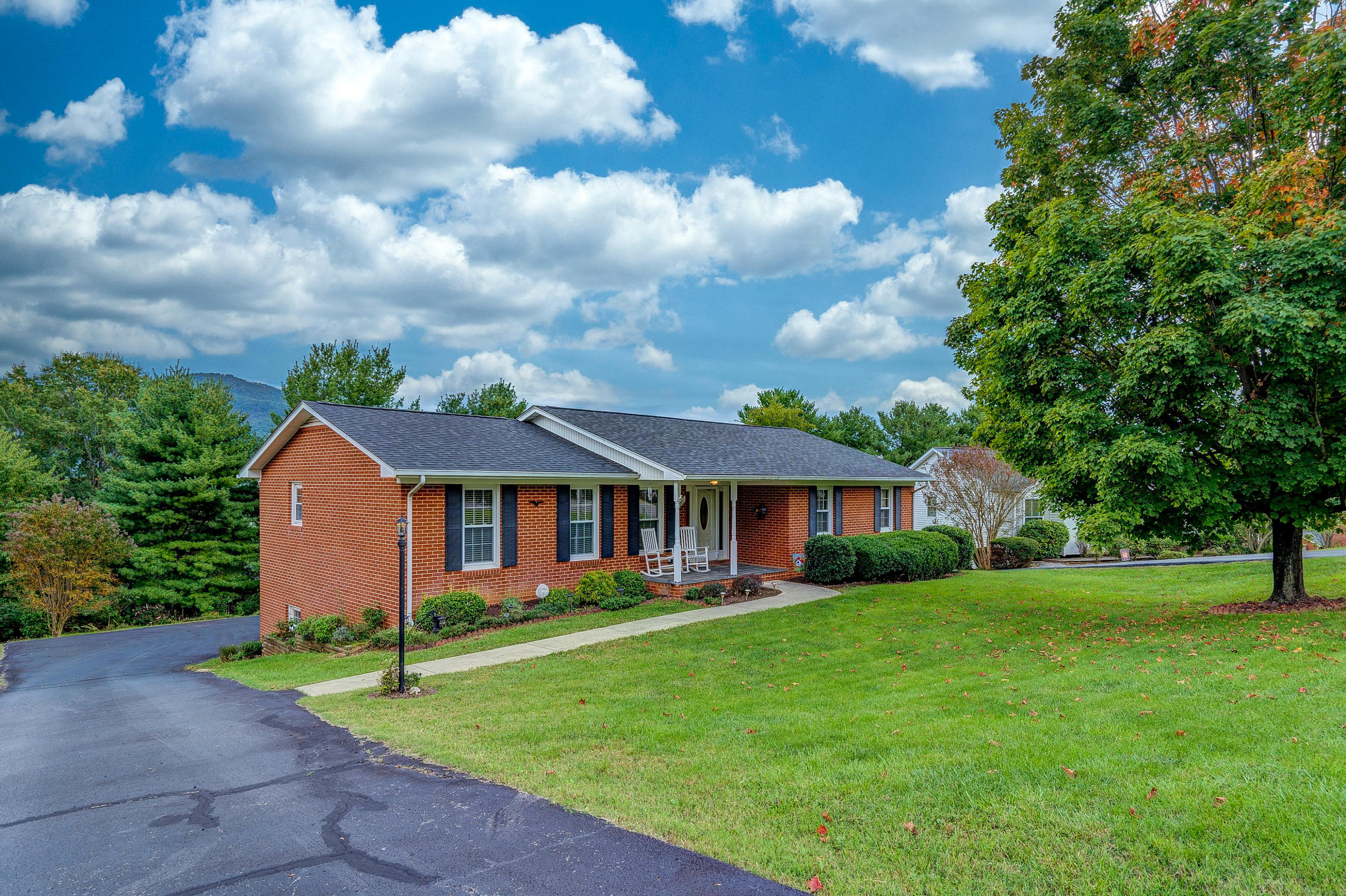 5011 Harvest Ridge Road Roanoke, VA 24019 - Photo 3 of 28 DSC00286-3_87-3_88-3_89-3_90-3