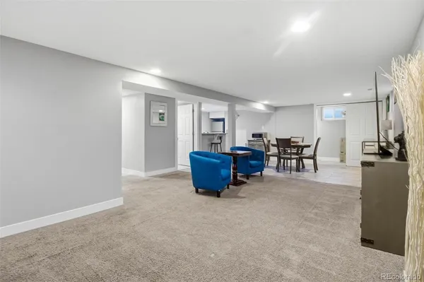 a view of a livingroom with furniture