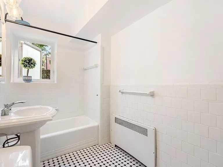 549 Centre Street, Unit 2 Newton, MA 02458 - Photo 5 of 20