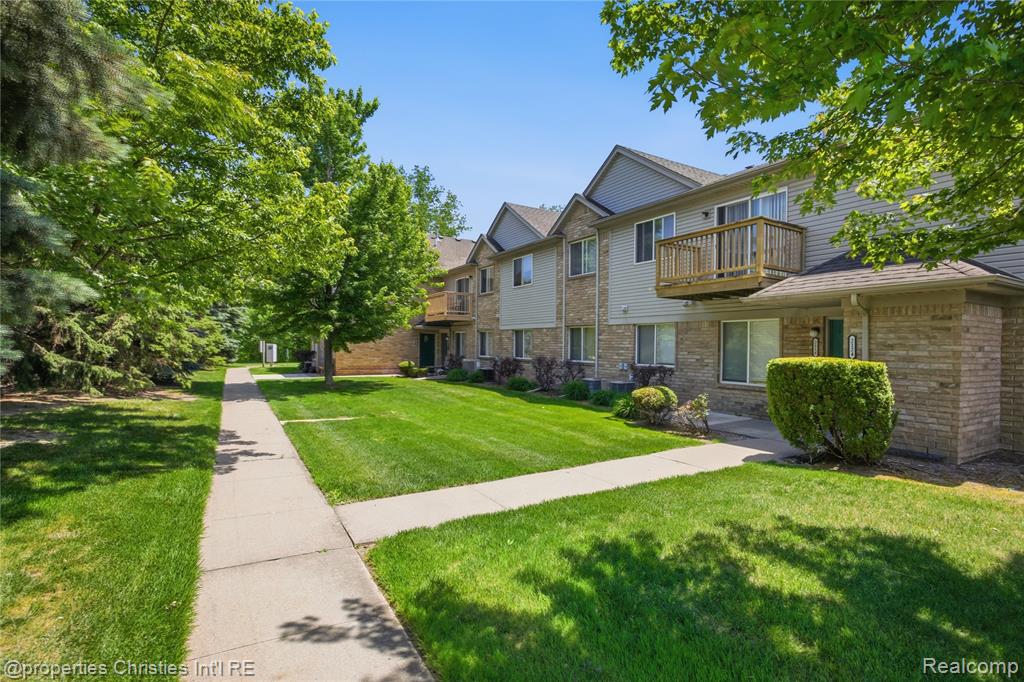 2136 Frazho Road Warren, MI 48091 - Photo 4 of 21