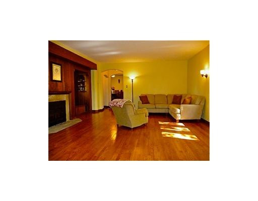 321 Juniper Lane Ann Arbor, MI 48105 - Photo 3 of 10 Photo 3
