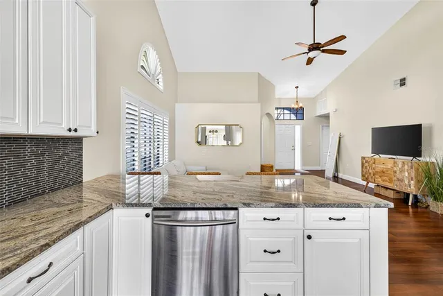 $2,500 | 4180 Brentwood Park Circle, Tampa, FL 33624