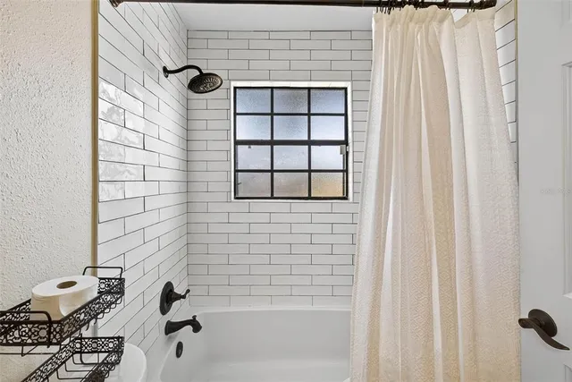 $2,500 | 4180 Brentwood Park Circle, Tampa, FL 33624