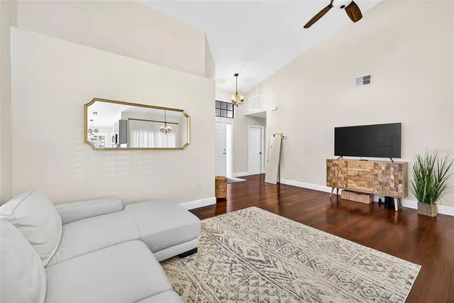 $2,500 | 4180 Brentwood Park Circle, Tampa, FL 33624