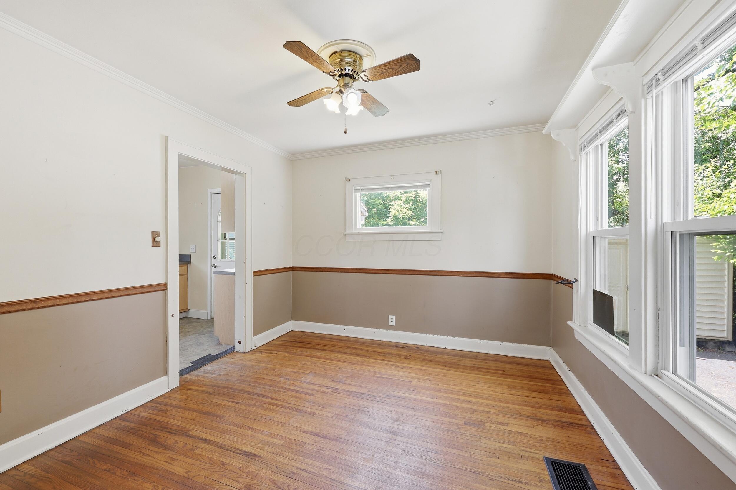2201 Ferris Road Columbus, OH 43224 - Photo 4 of 25 Dinning Room