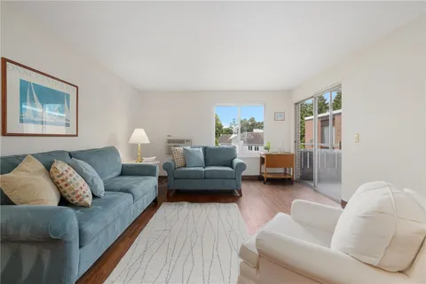 $575,000 | 401 Bellevue Avenue, Unit 308, Newport, RI 02840
