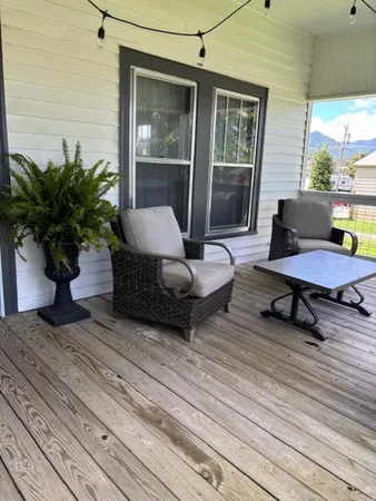 $1,800 | 80 North Bell Street, Hiawassee, GA 30546