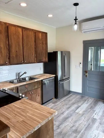 $1,800 | 80 North Bell Street, Hiawassee, GA 30546