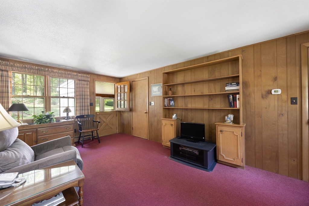 55 Longfellow Road Holyoke, MA 01040 - Photo 22 of 35