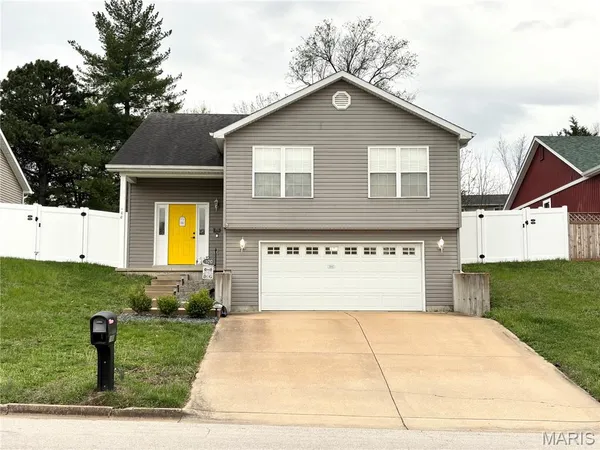 $230,000 | 100 East North Street, St. Clair, MO 63077