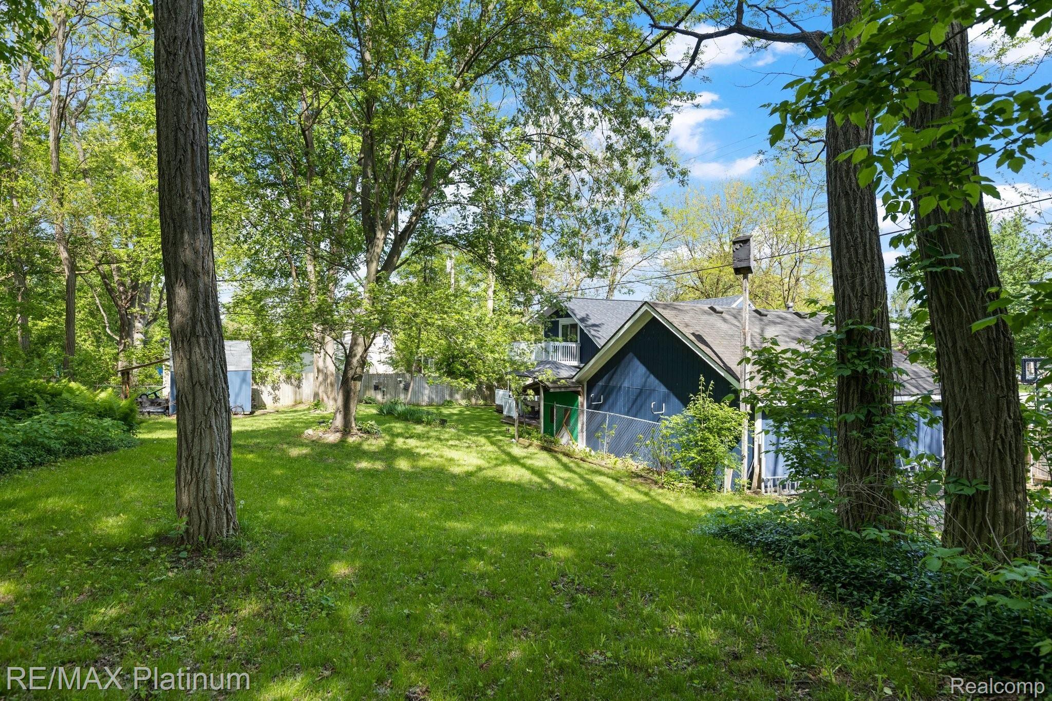 10116 Skeman Road Brighton, MI 48114 - Photo 9 of 48 9-web-or-mls-1P6A4502.jpg