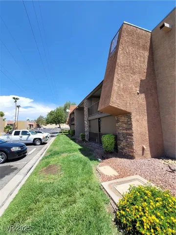 $1,175 | 5121 River Glen Drive, Unit 143, Las Vegas, NV 89103