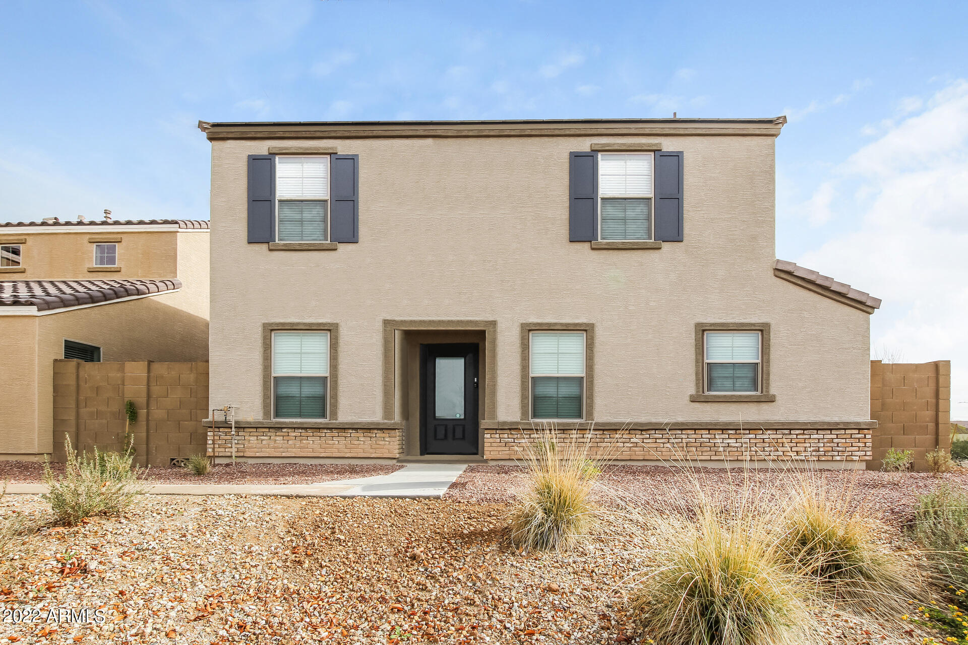 8237 West Odeum Lane Phoenix, AZ 85043 - Photo 1 of 17 000-photo-front-view-7981672