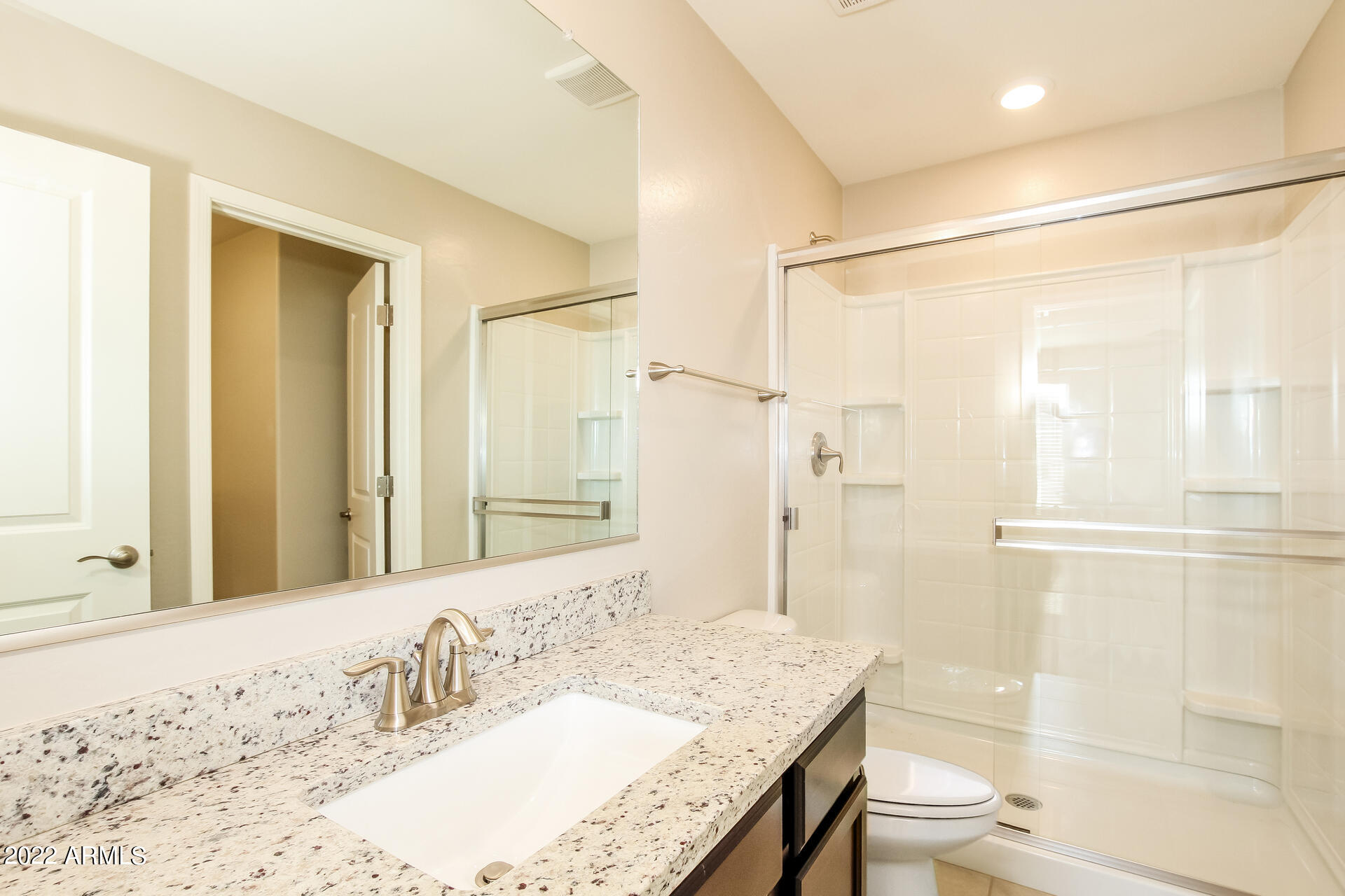 8237 West Odeum Lane Phoenix, AZ 85043 - Photo 9 of 17 010-photo-master-bathroom-7969727