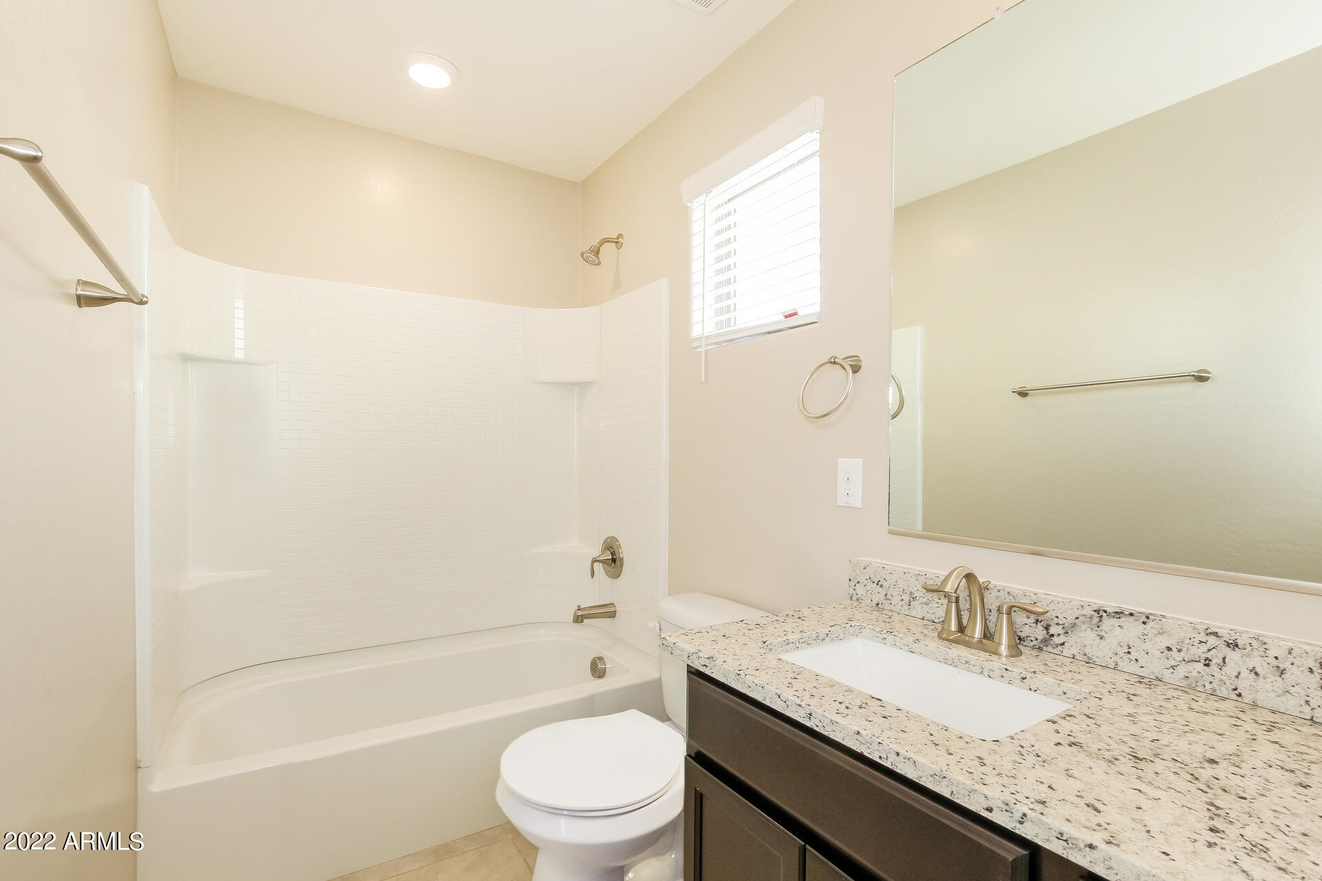 8237 West Odeum Lane Phoenix, AZ 85043 - Photo 13 of 17 014-photo-bathroom-7969719